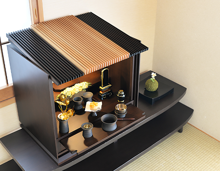 古き良き日本の面影を想わせる格子戸が美しい上置きモダン仏壇
