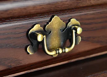 引き出しの取っ手に、エンゼル模様