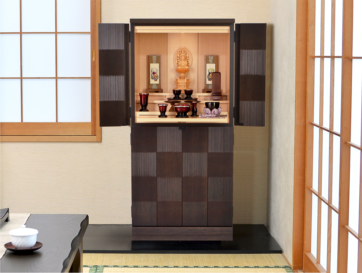 限られたお部屋にも設置しやすいコンパクトサイズ110cmのお仏壇