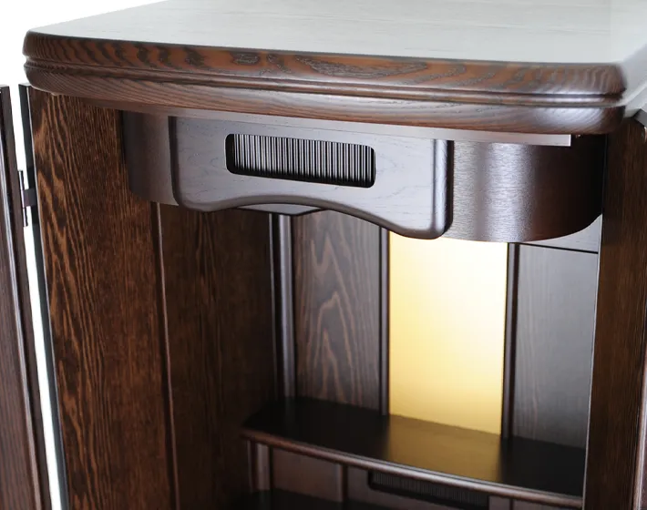 精巧でモダンな欄間