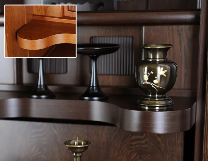 美しくカーブした花台