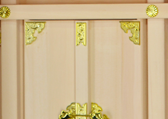 金色の金具が上品